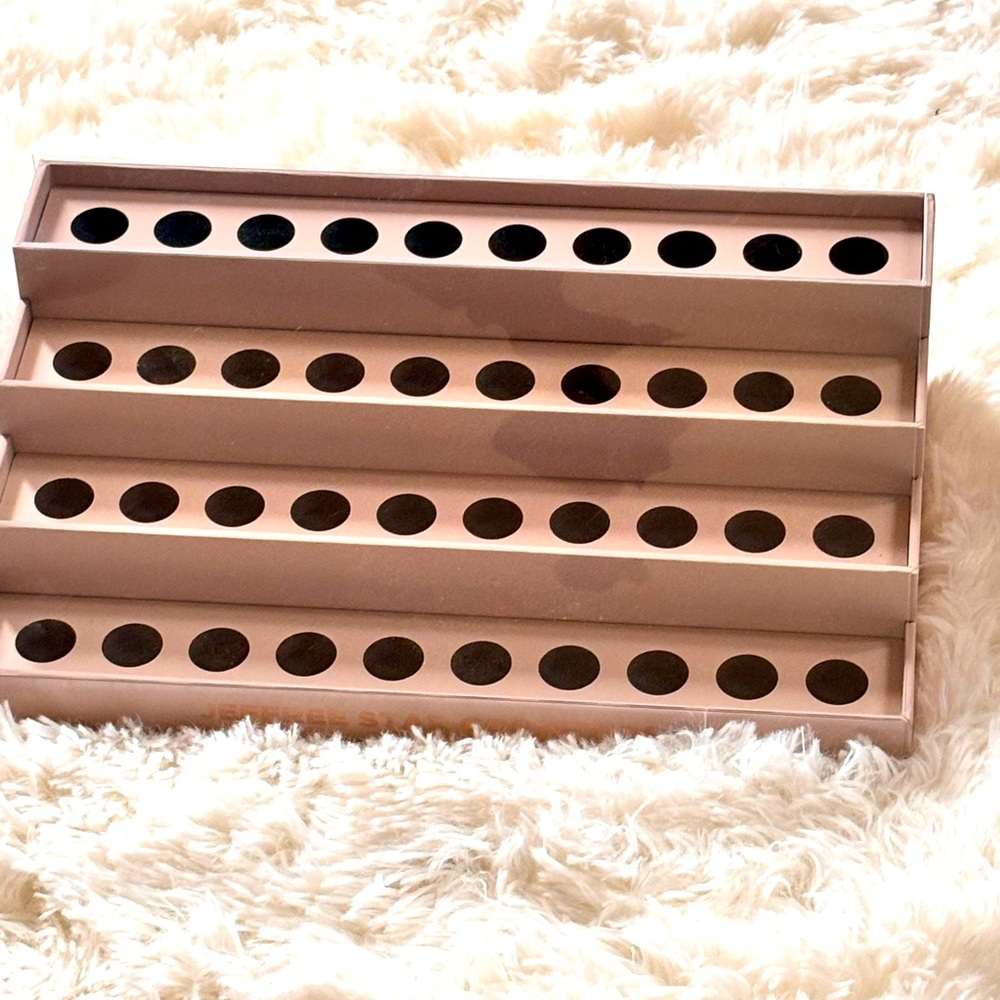 Jeffree Star lipstick holder